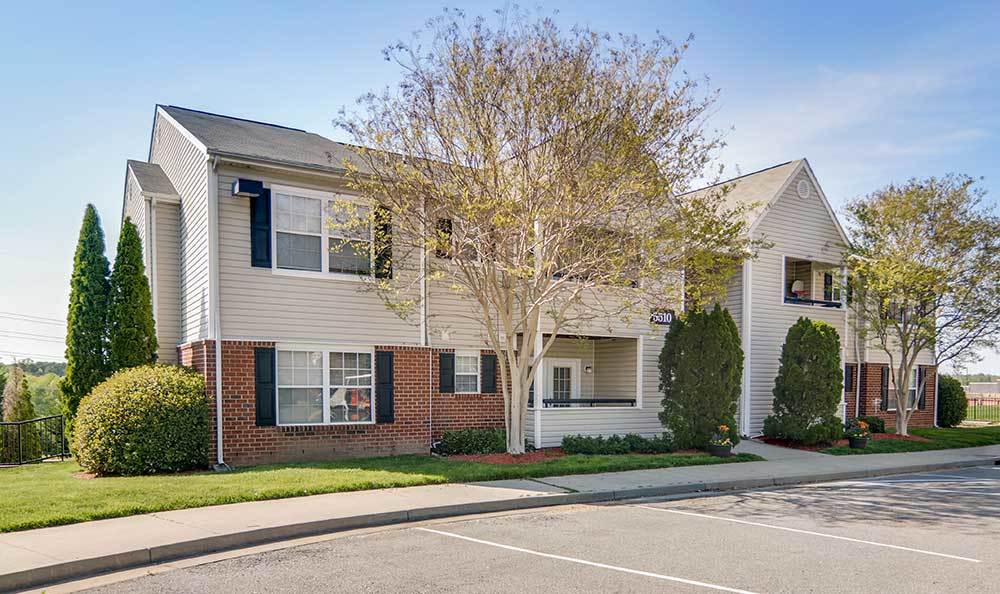 Photos of Overlook at Brook Run in Richmond, VA