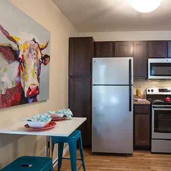 Sunbrook Apartments inSaint Charles offers a wide variety of amenities