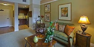 Living independently at senior living in Brentwood