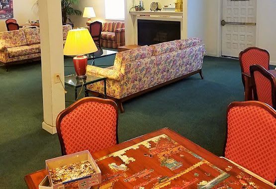 Senior living community in Sacramento have a relaxing common room
