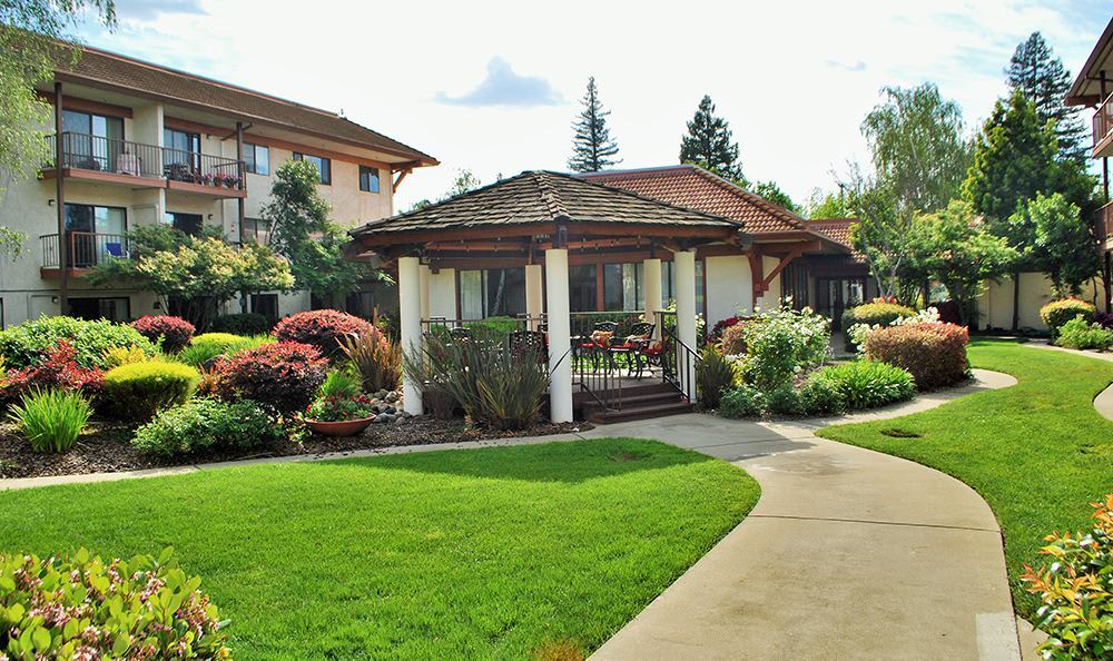 Photos of Roseville Commons Senior Living in Roseville, California