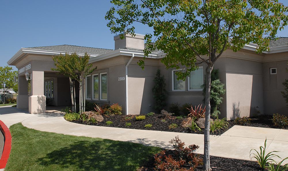 Photos of Castle Vista Senior Duplex Community in Atwater, California
