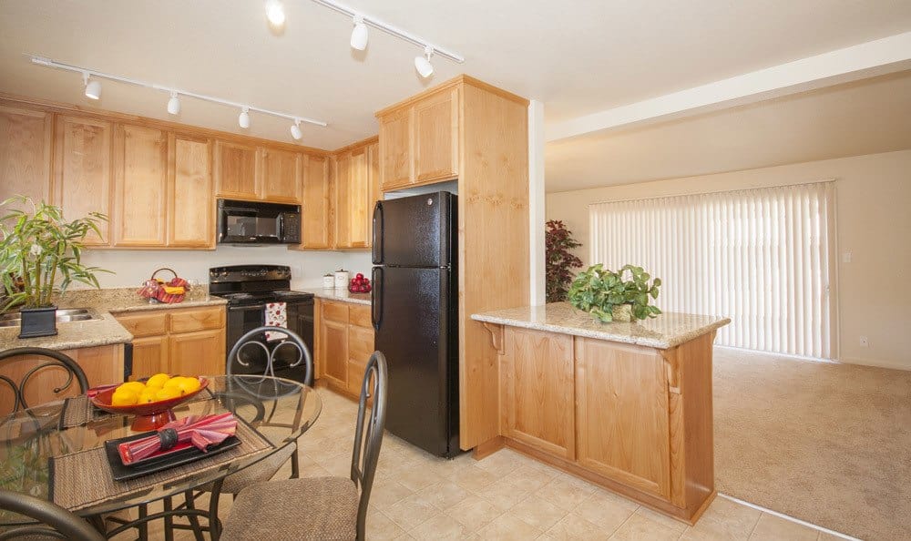 Open-concept kitchen of Castle Hill Apartments in Sacramento, California