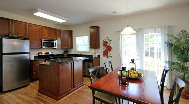 2 & 3 bedroom townhomes at Rivermont Crossing