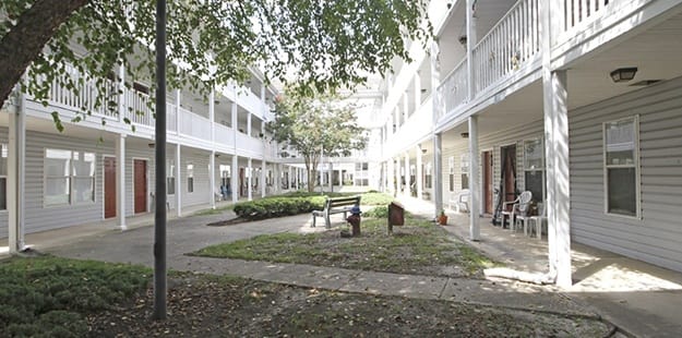 1 and 2 bedroom apartments at Chesapeake Crossing