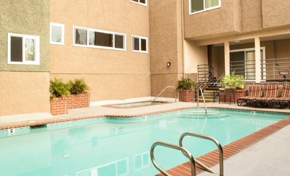 Pool Amenities