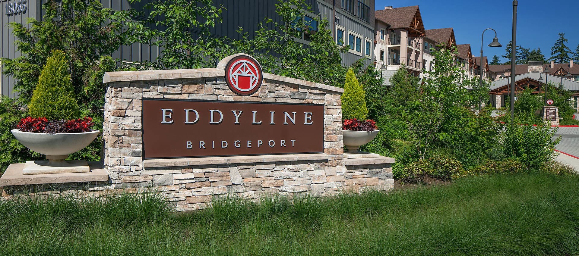 Photos of Eddyline at Bridgeport in Portland, Oregon