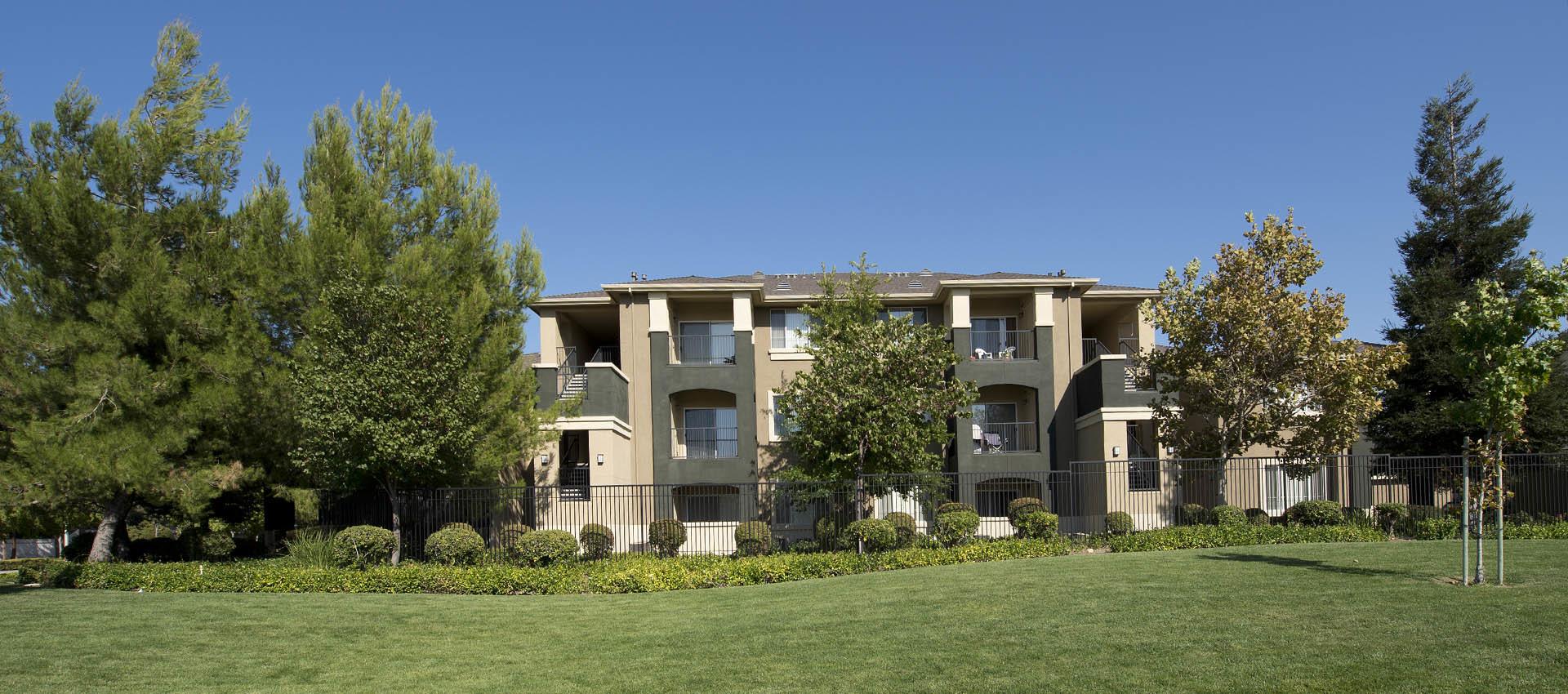 Photos of Cross Pointe Apartment Homes in Antioch, CA