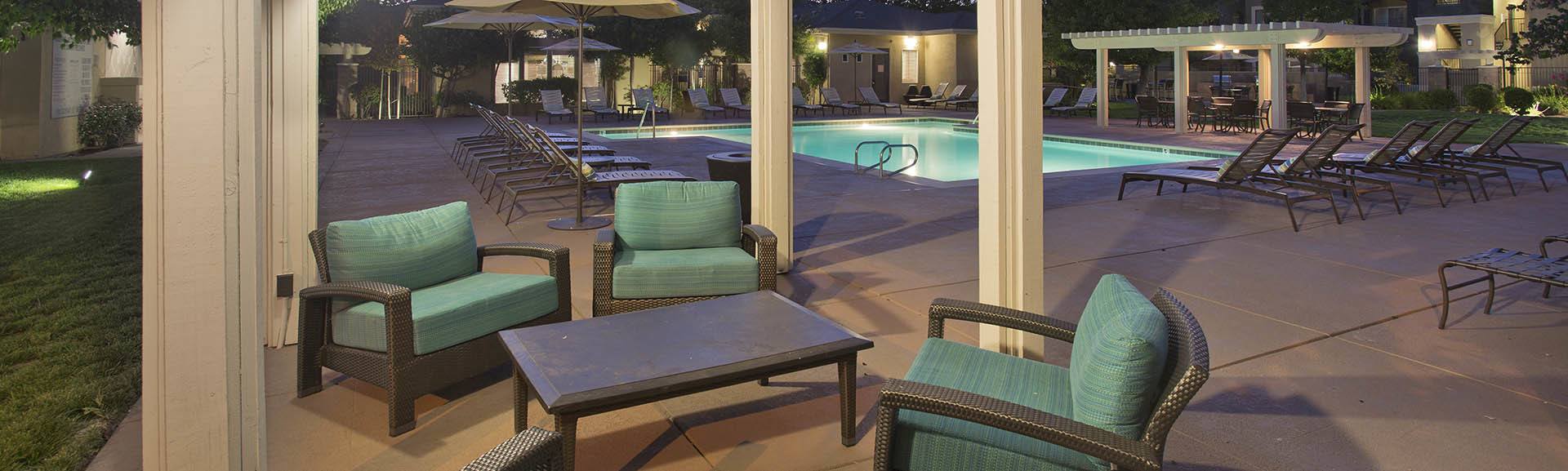 Read reviews of Cross Pointe Apartment Homes on our website