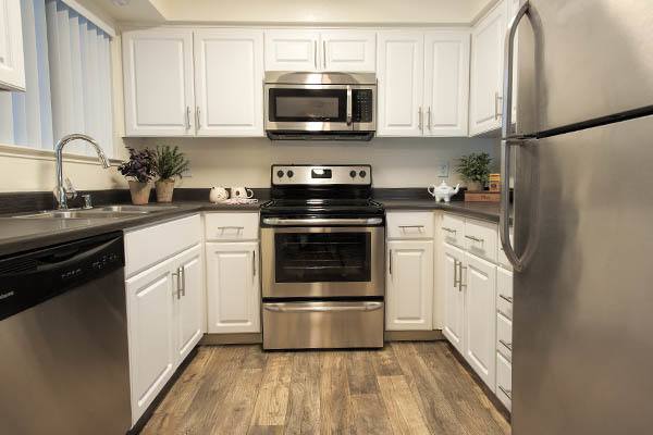 Luxury features at Hidden Lake Condominium Rentals in Sacramento