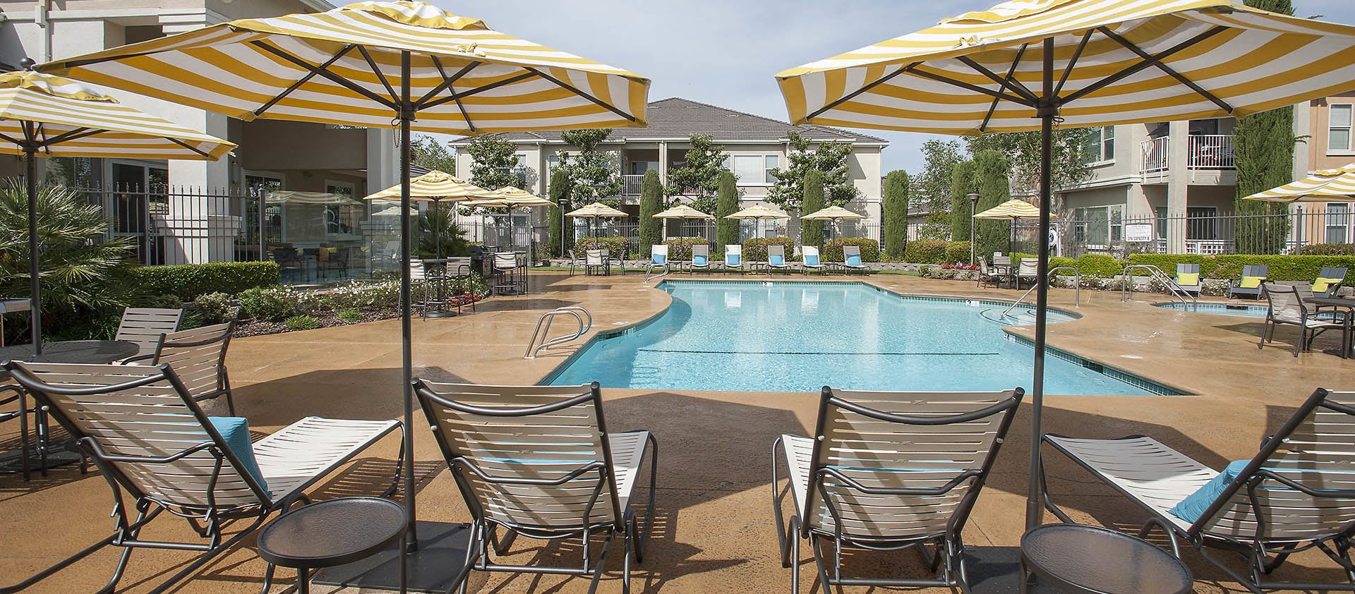 Folsom Luxury Apartment Amenities Iron Point at Prairie Oaks