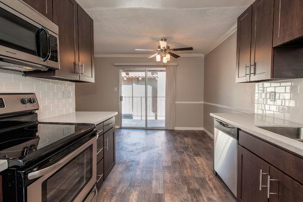 Luxury features at La Valencia Apartment Homes in Campbell