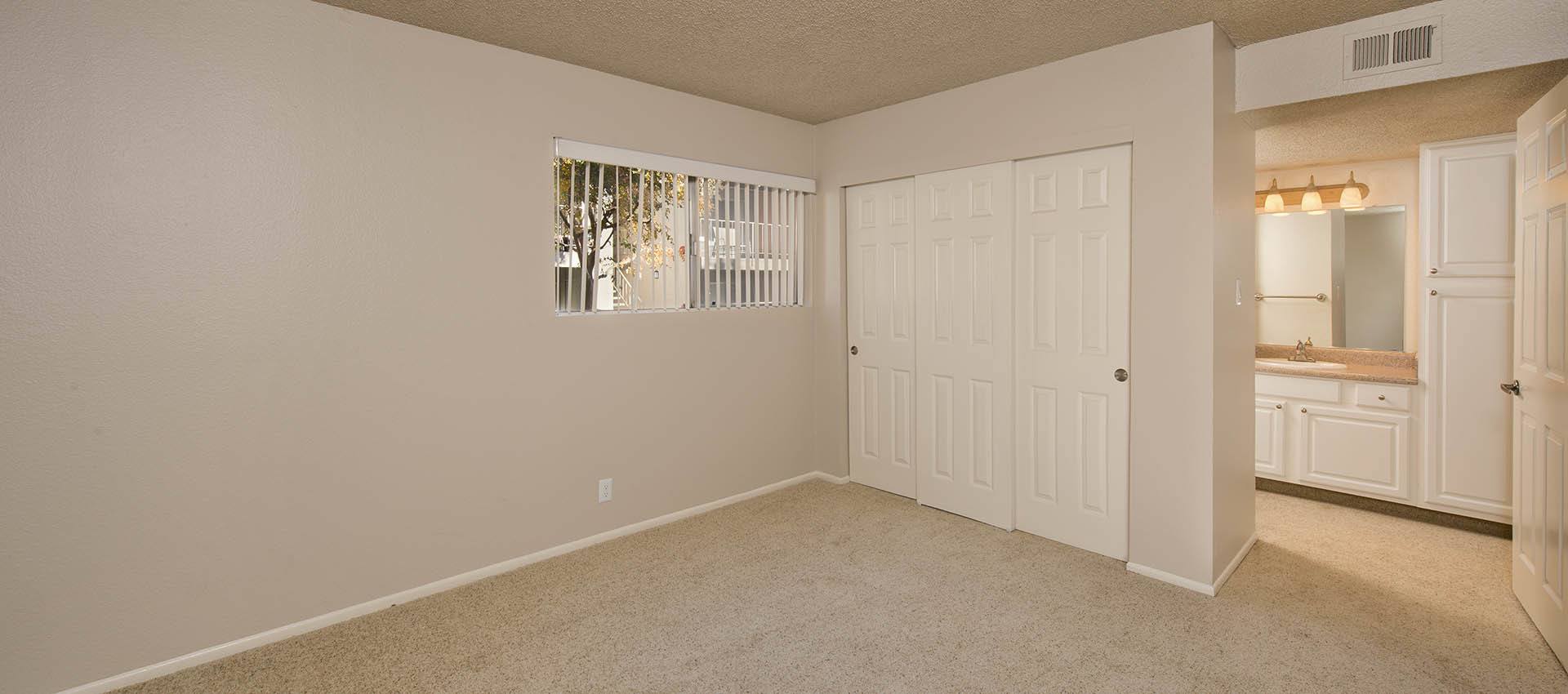 Photos of La Valencia Apartment Homes in Campbell, CA