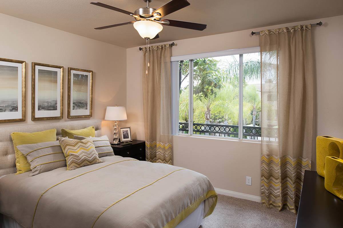 Luxury 1, 2 & 3 Bedroom Apartments & Condos in Foothill Ranch, CA