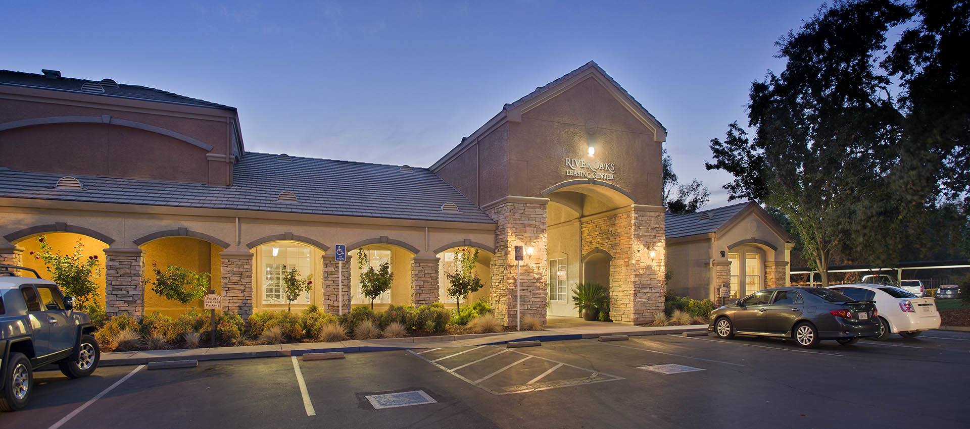 Photos of River Oaks Apartment Homes in Vacaville, CA