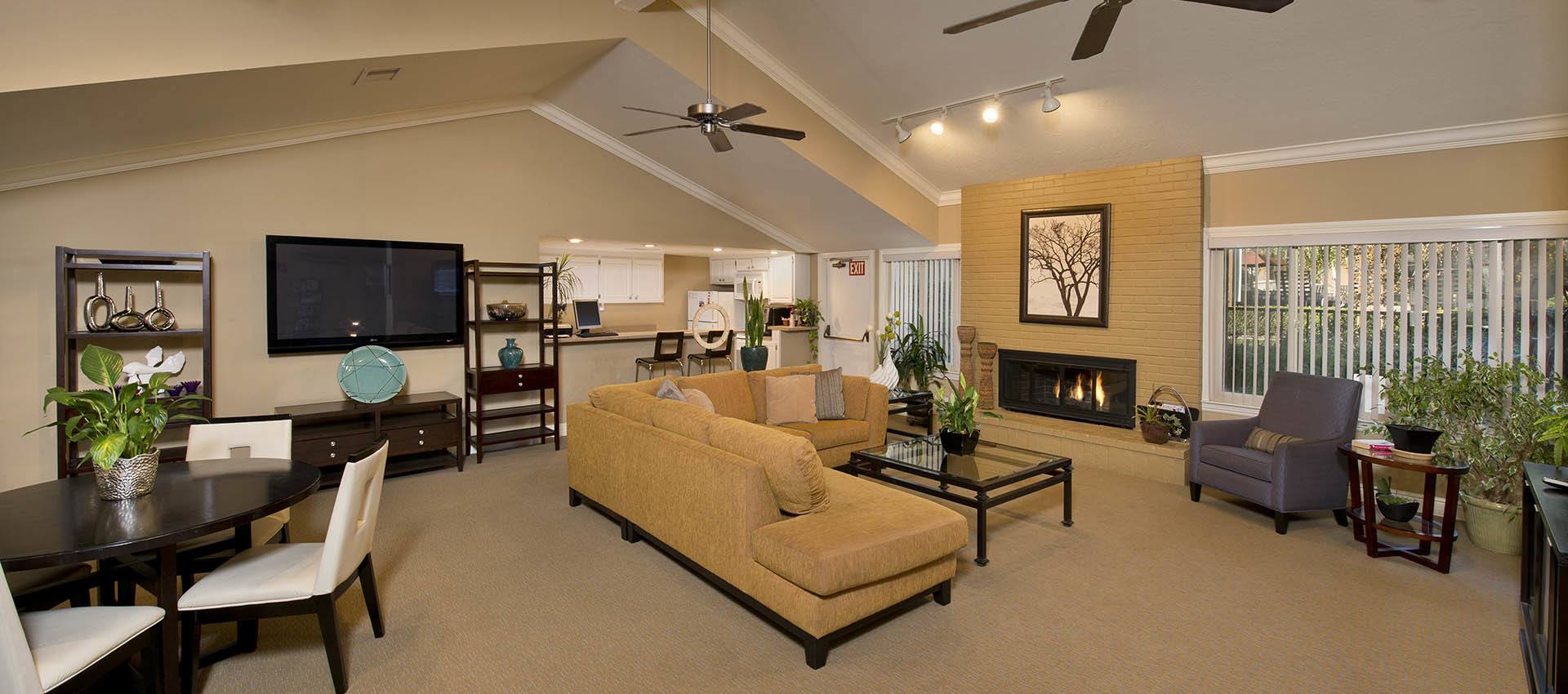 Cupertino Luxury Apartment Amenities Shadow Oaks
