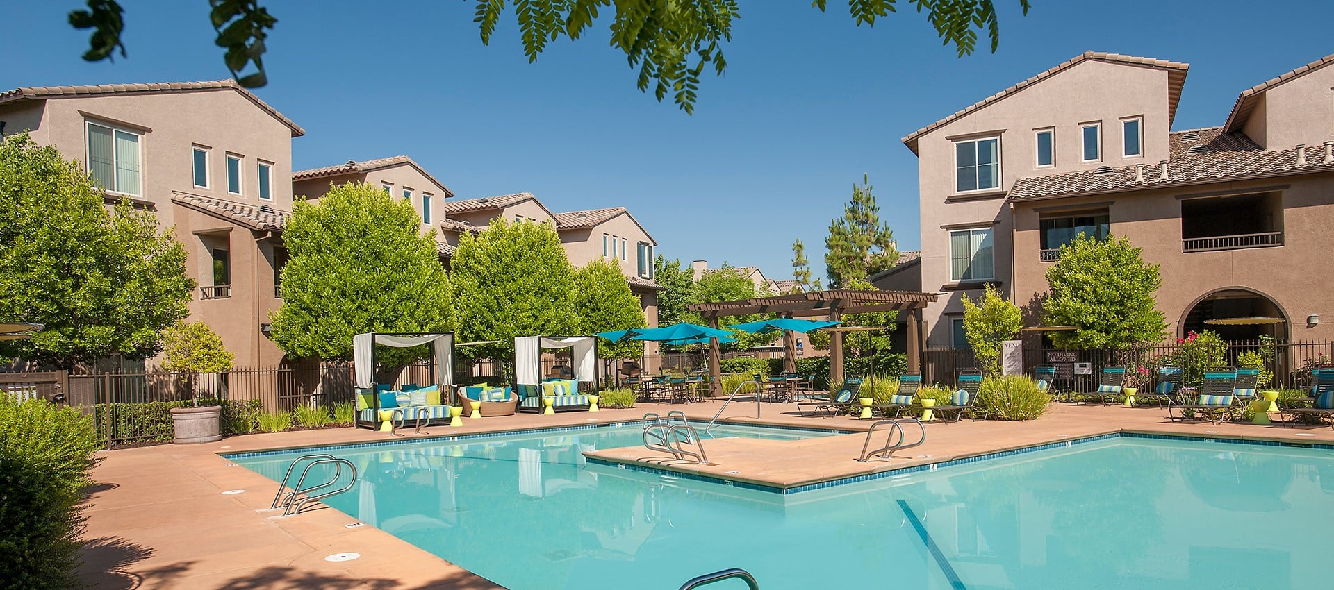 Photos of Venu at Galleria Condominium Rentals in Roseville, CA
