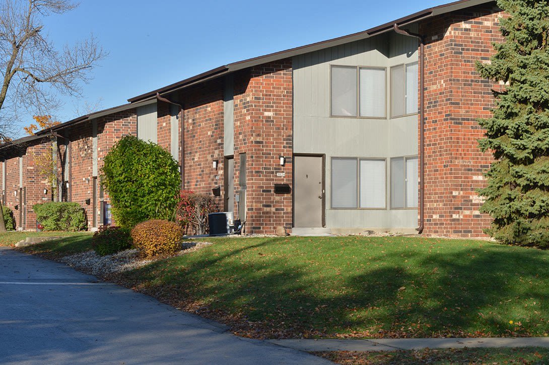Photos of American Colony Apartments in Greenfield, WI