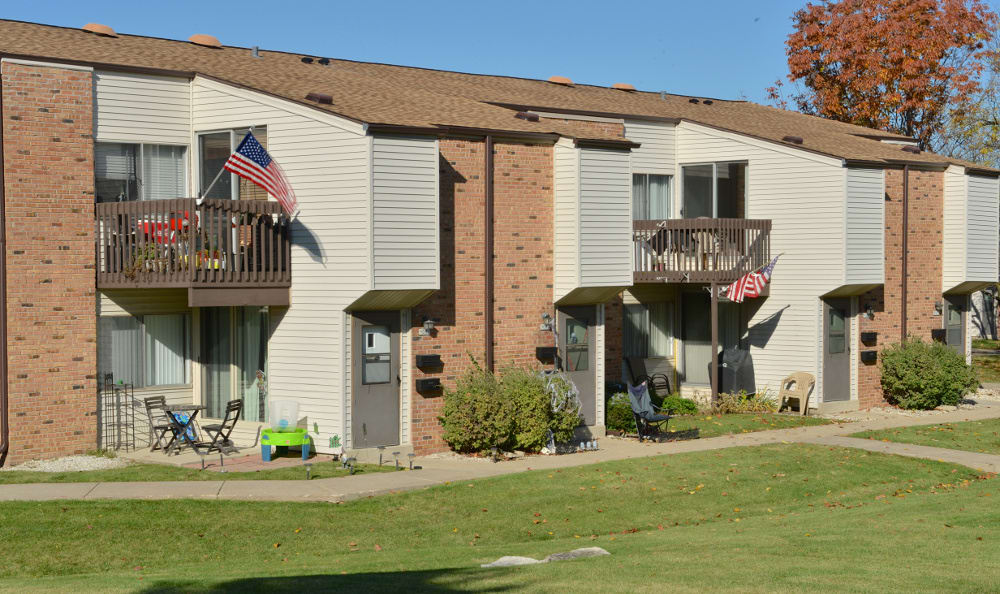 Big yard for your family and pets to play at Briarwick Apartments in Greenfield, WI 