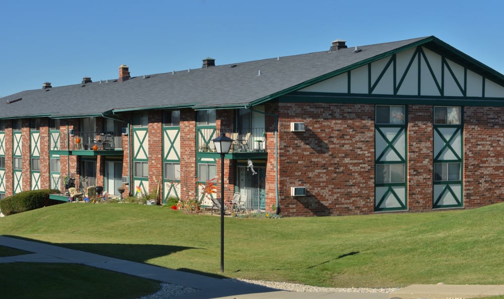 Photos of Piccadilly Apartments in Greenfield, Wisconsin