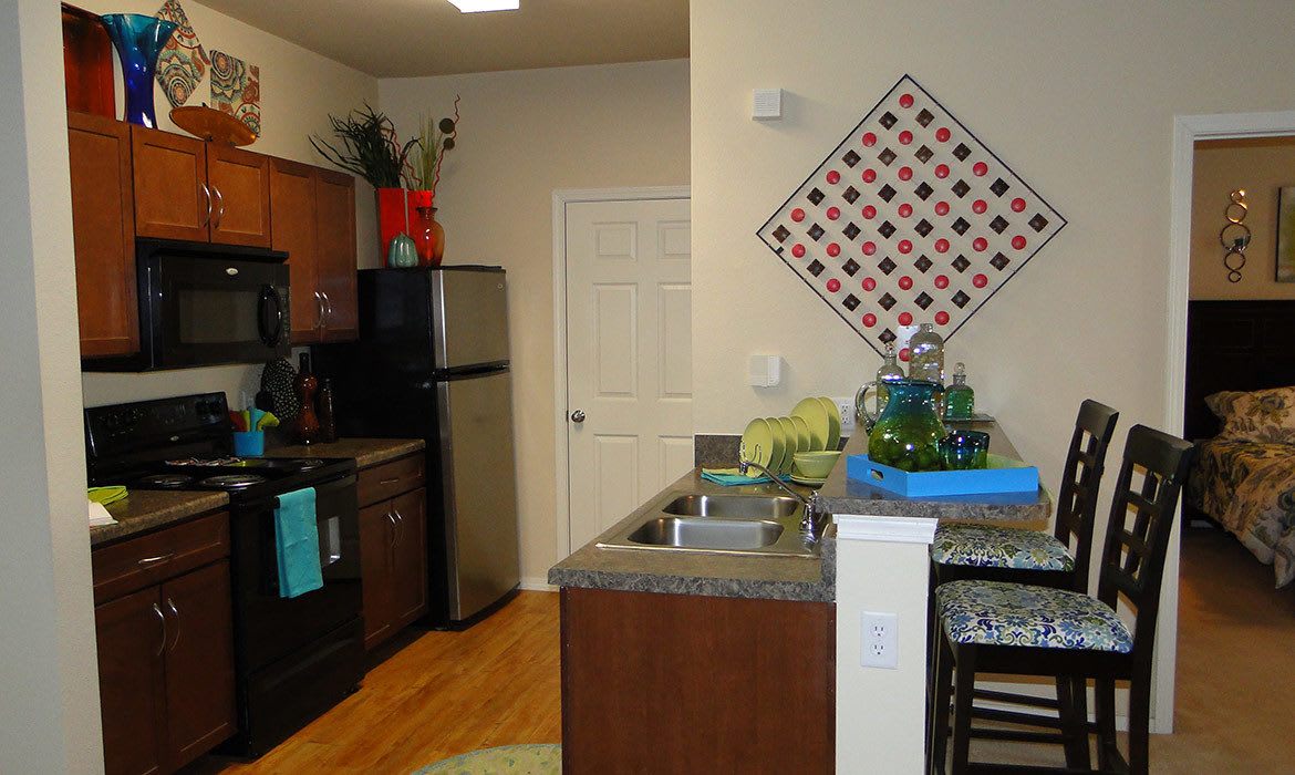 Photos of Arioso Apartments & Townhomes in Grand Prairie, TX