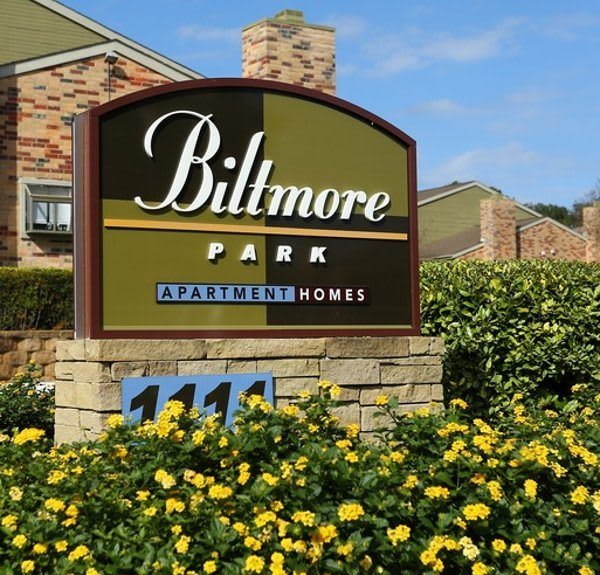Biltmore Park Apartments offers scenic views.
