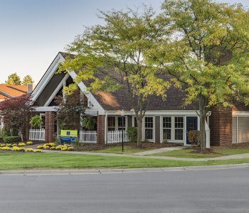 Schedule your tour of Hamptons of Cloverlane Apartments today and see the wonderful neighborhood that you could be calling home!