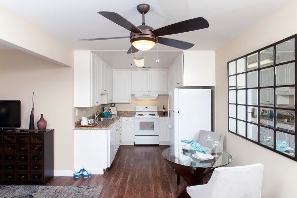 Kitchen at Greenpointe Apartment Homes in California