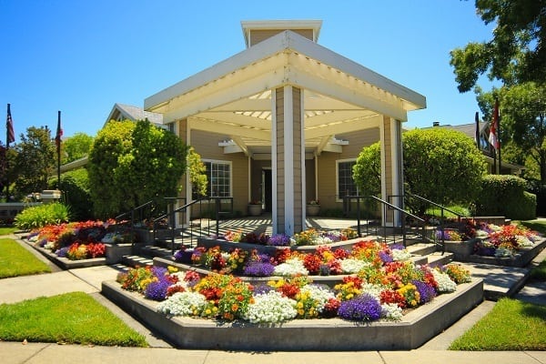 Beautiful garden and walking areas at The Villages in California