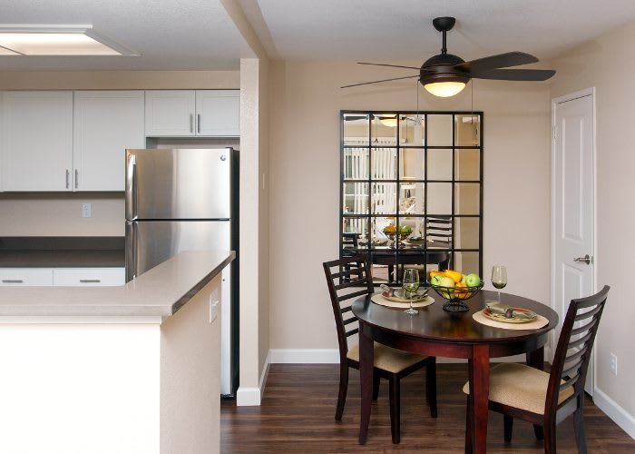 Beautiful dining area at Vintage Ridge Apartment Homes