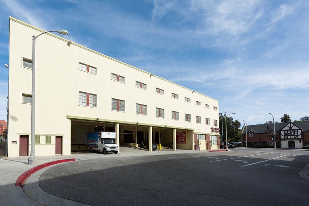 Self storage facility in Pasadena, CA with loading dock.