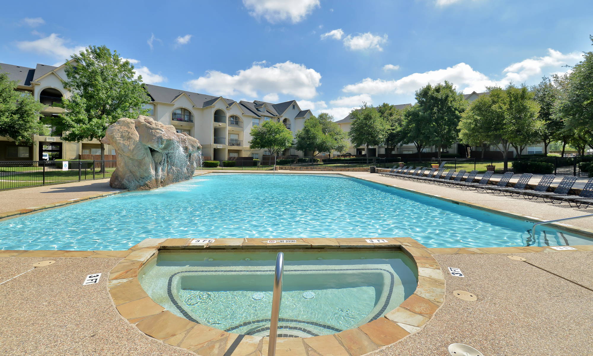 North Dallas, TX Apartments | Tuscany Square Apartments