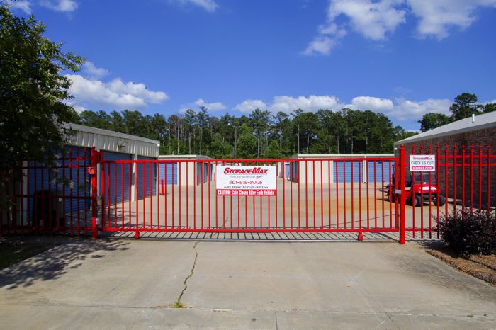 Check out our list of features offered at StorageMax Grants Crossing