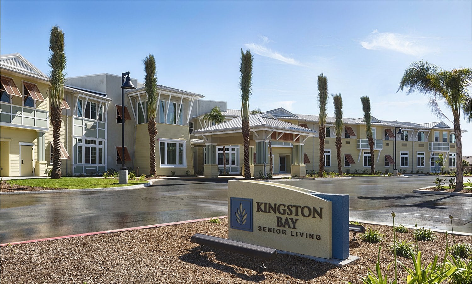 Front view of at Kingston Bay Senior Living in Fresno, California.