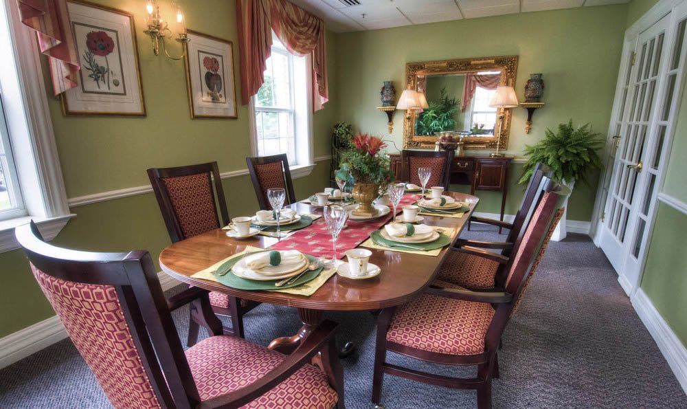 Dining room at Pheasant Ridge Senior Living in Roanoke, Virginia.