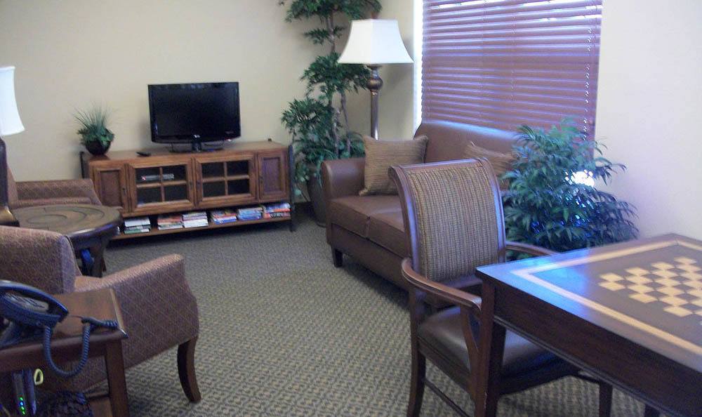 Game and lounge area of Flagstone Senior Living in The Dalles, Oregon.