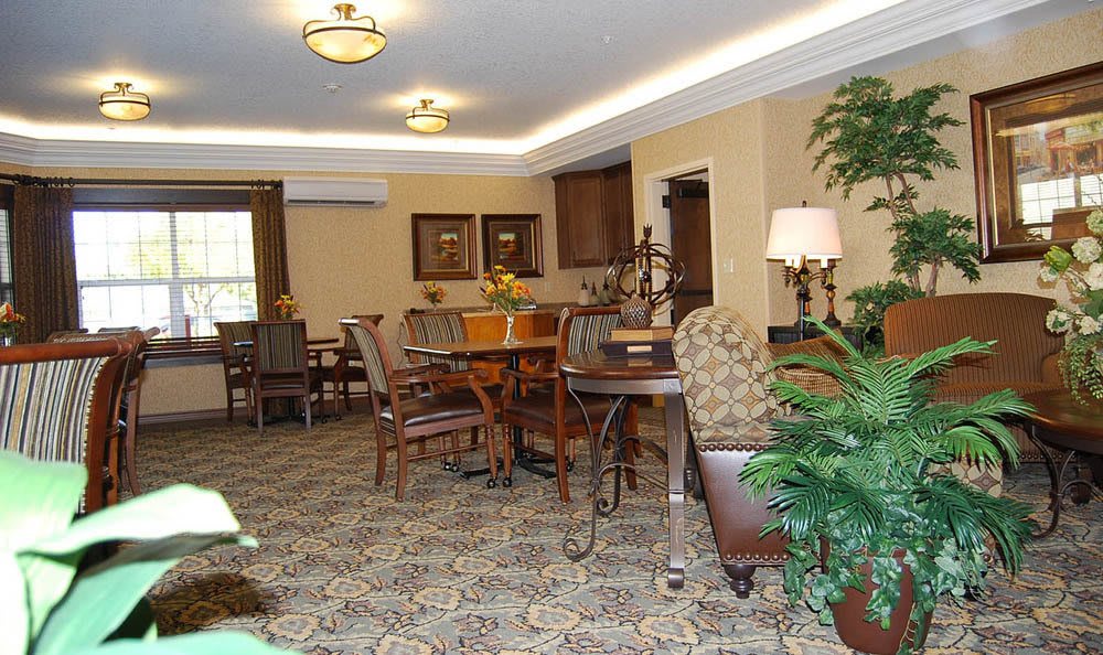 Dinning area at Flagstone Senior Living in The Dalles, Oregon.