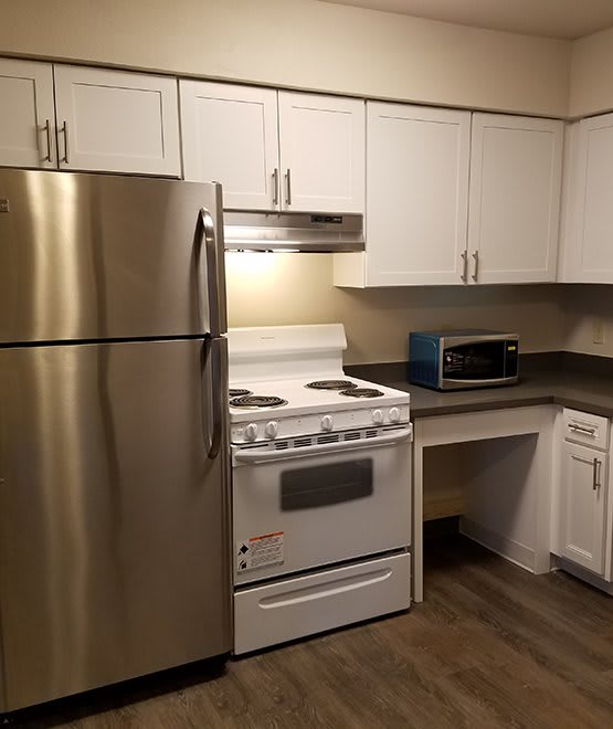 Maryel Manor Apartments community highlights