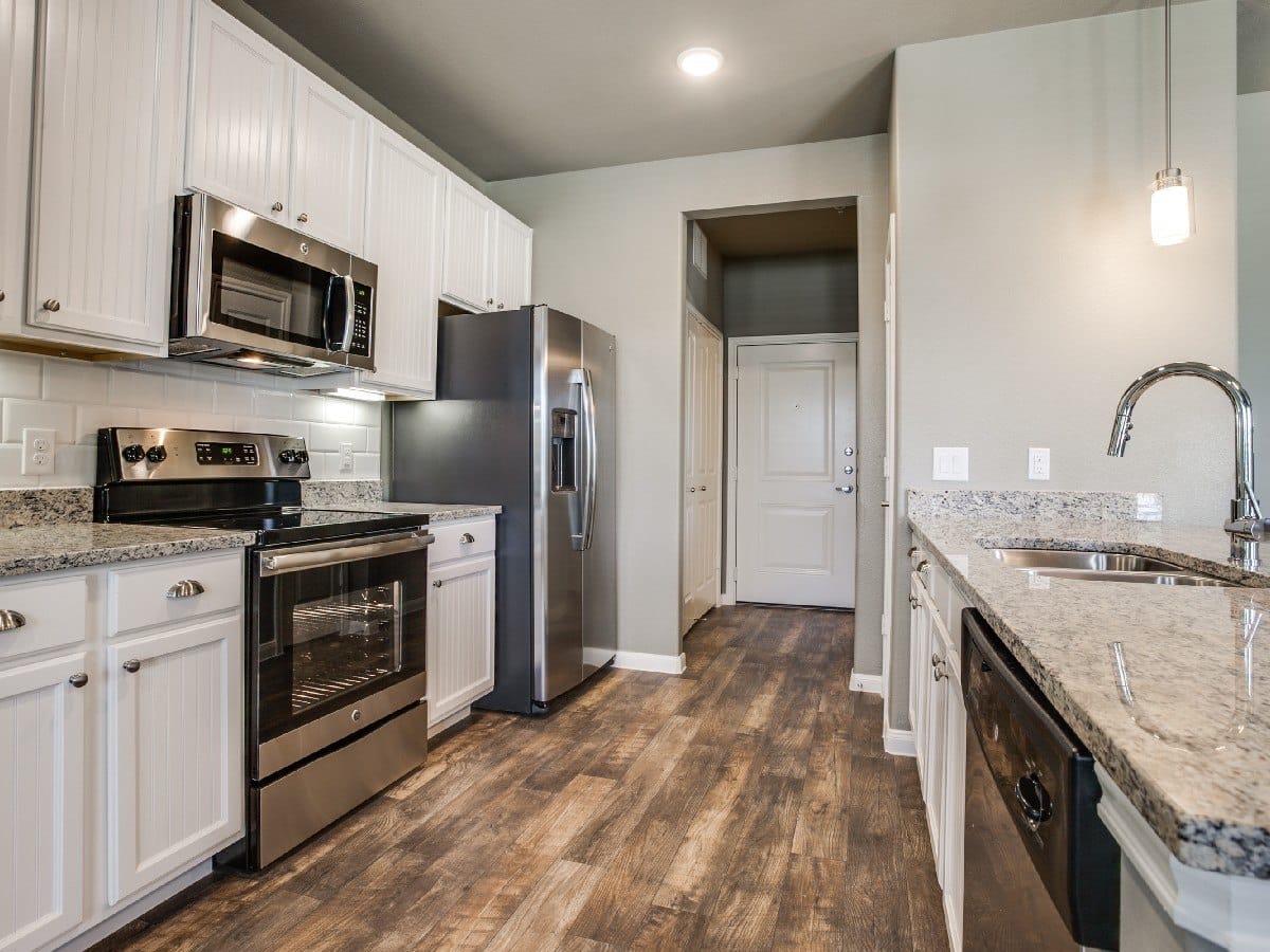 Frisco Townhomes Apartments For Rent The Commons Of Chapel Creek