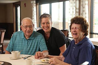 Seniors dining at Orchard Pointe at Terrazza in Peoria, Arizona