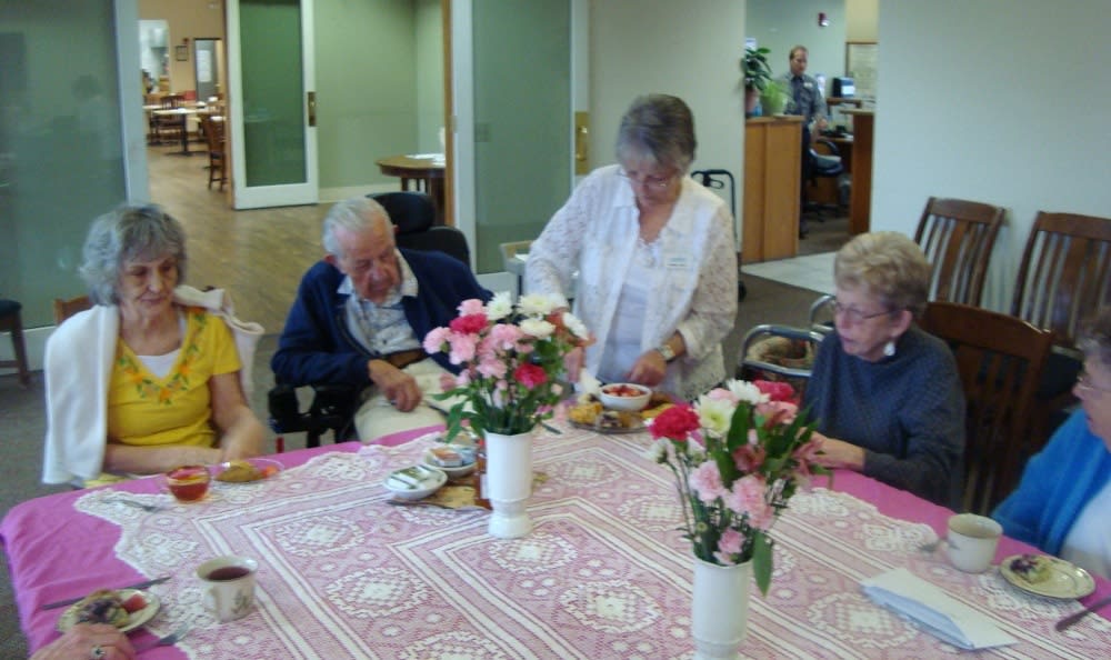 Residents in the dining area at Alder Bay Assisted Living in Eureka, California