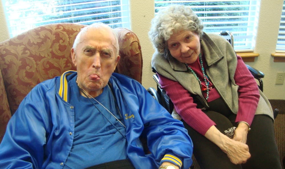 Residents having a good time at Alder Bay Assisted Living in Eureka, California