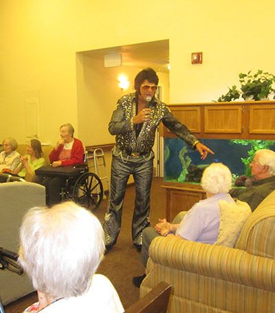 Fun activities at Chateau Gardens Memory Care.