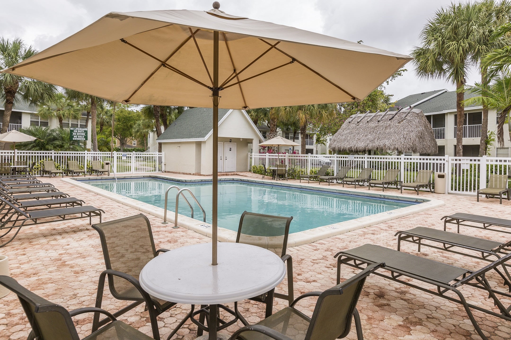 Lago Paradiso at the Hammocks offers beautiful homes for rent in Miami, FL