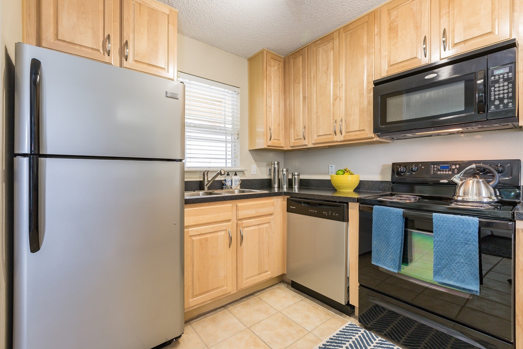 Canopy Apartment Villas offers beautiful homes for rent in Orlando, FL