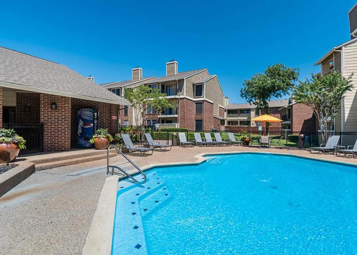 Heritage Park offers spacious Studio, 1 & 2 bedroom apartments for rent in Arlington
