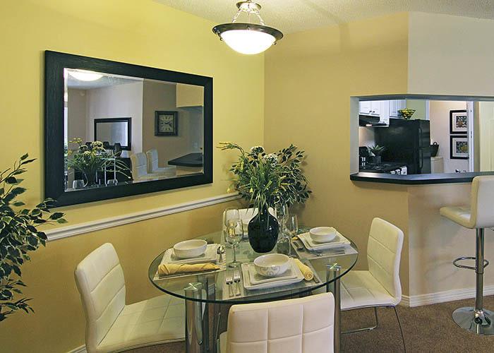 Crescent Ridge offers spacious 1, 2 & 3 bedroom apartments for rent in Jacksonville