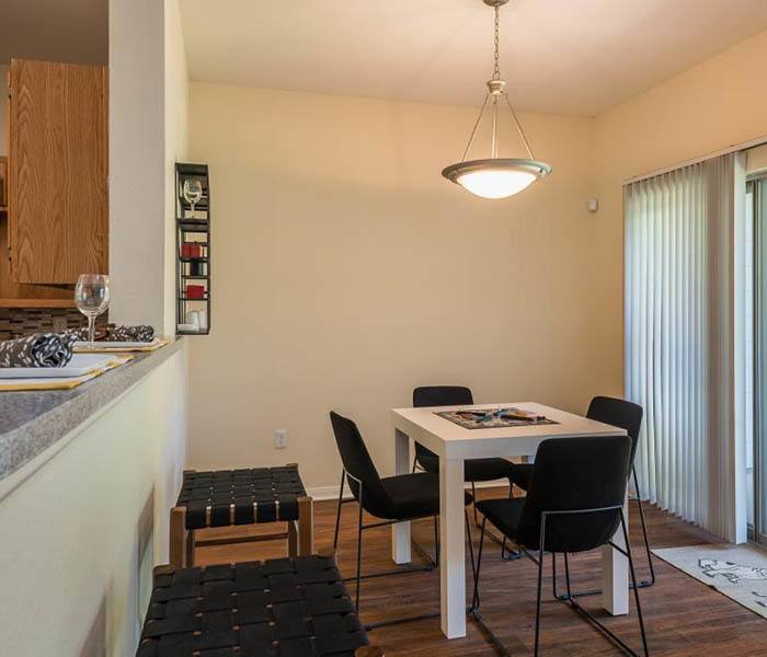 The Retreat offers spacious 1, 2 & 3 bedroom apartments for rent in Fort Worth