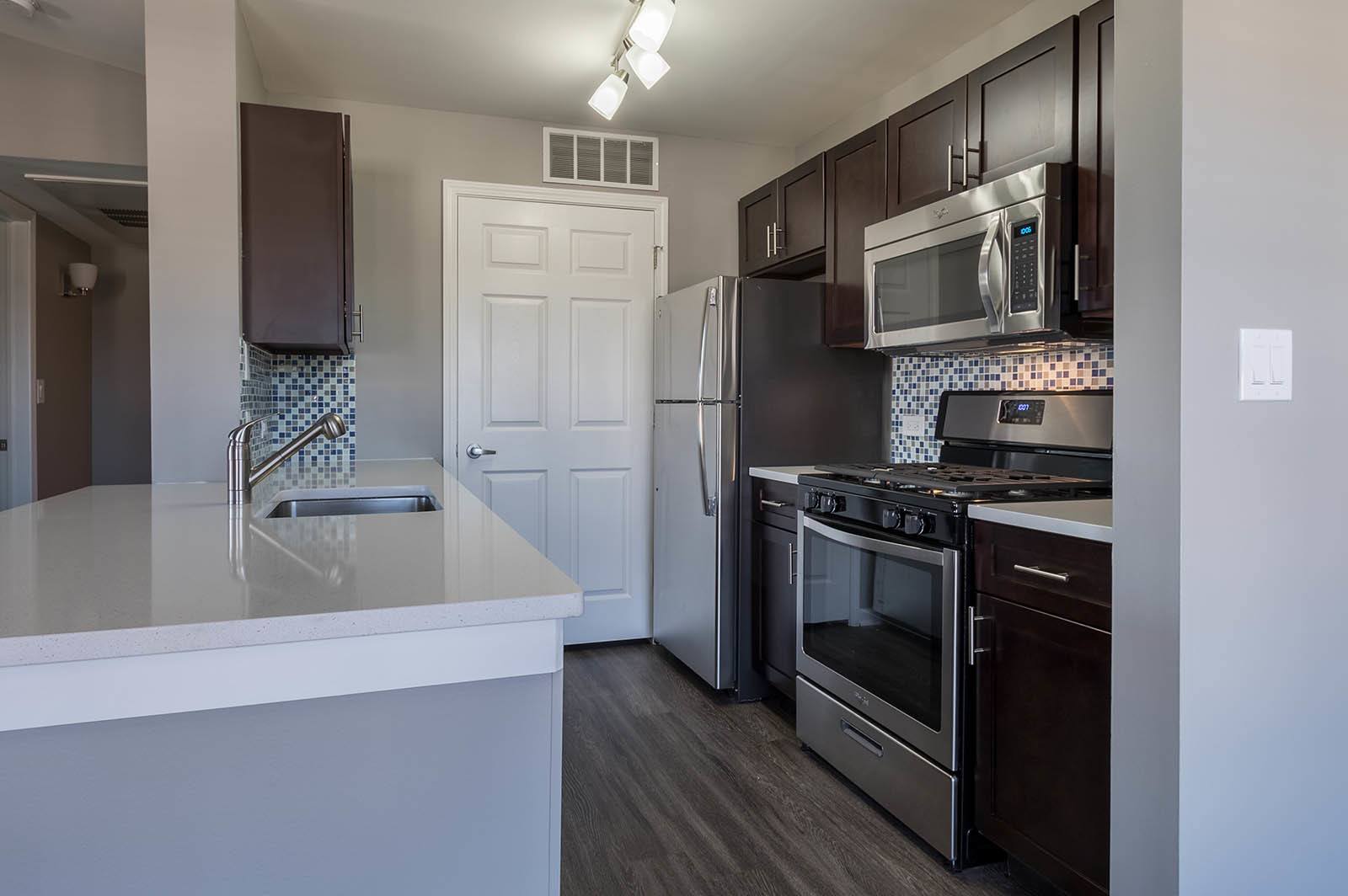 Spacious bathrooms at apartments in Aurora