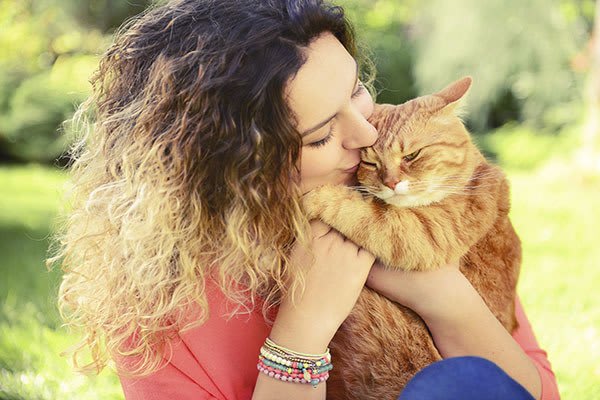 Bring your furry friend to apartments in Woodridge